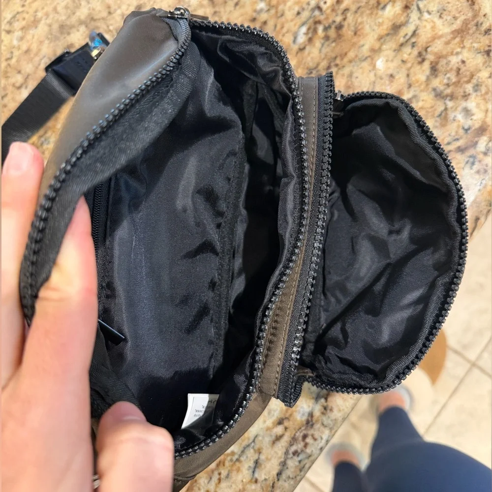 ALO Yoga Explorer Fanny Pack in the color Espresso - Picture 4 of 4